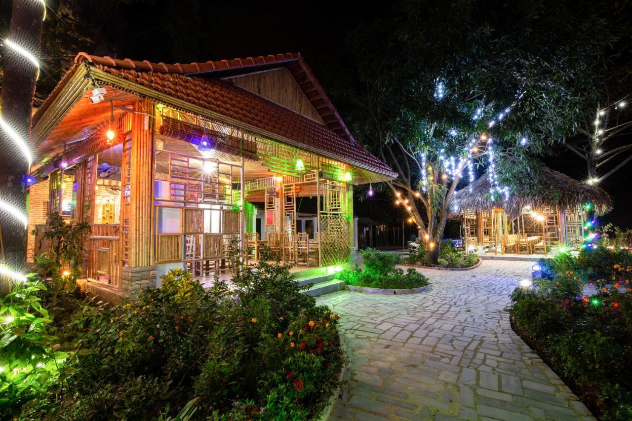 Hoanglong Riverside Homestay نينه بينه المظهر الخارجي الصورة